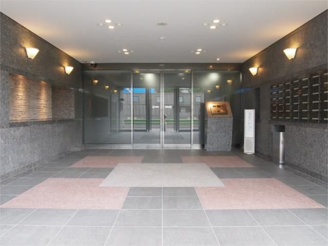 エントランス　毎日通るエントランスはこんな感じです♪