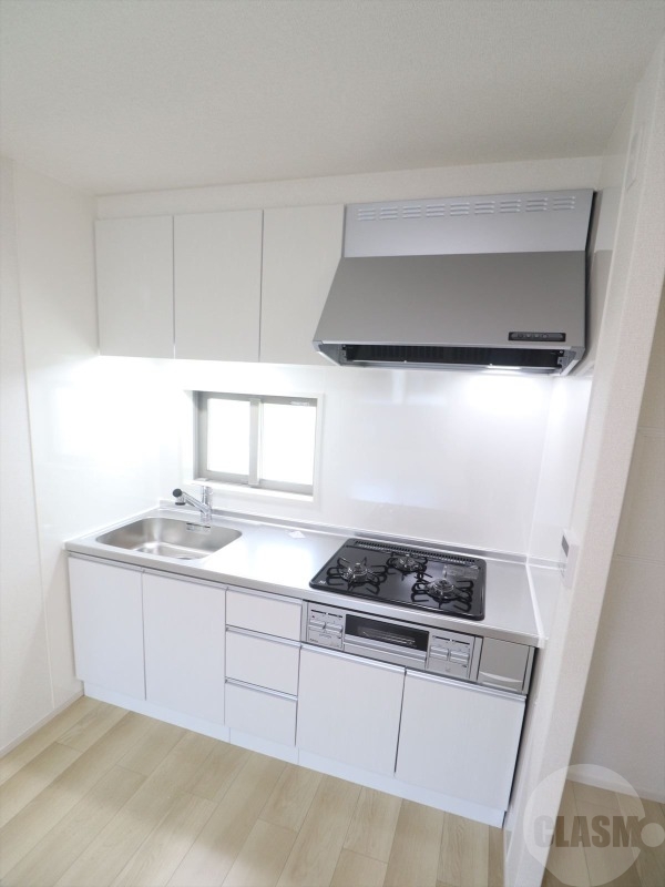 キッチン　３口コンロのシステムキッチン