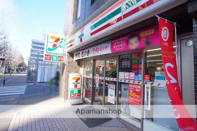 コンビニ　セブンイレブン（コンビニ）まで606m