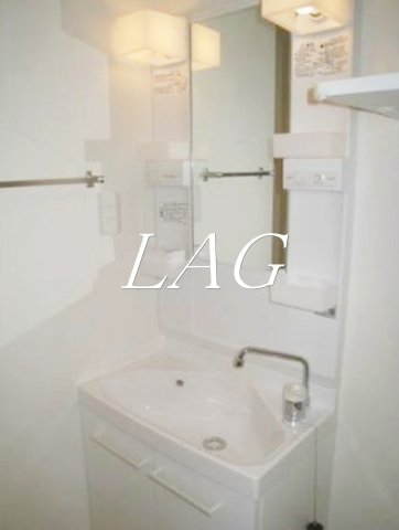 洗面設備　独立洗面台です。