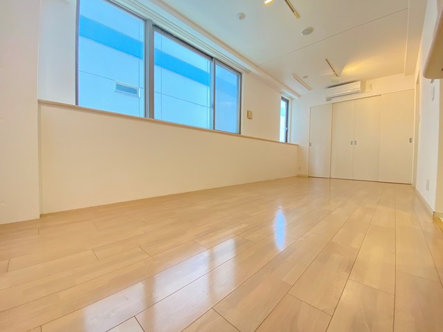 居室・リビング　前回募集時の写真です。