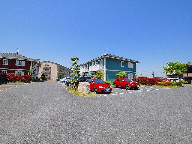 駐車場　駐車場に車を止められます