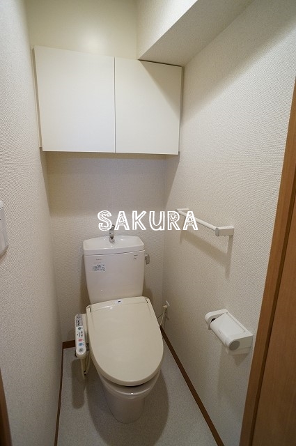 トイレ　嬉しい温水洗浄便座♪