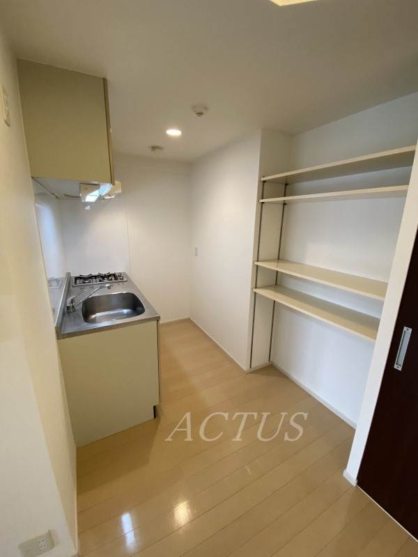 キッチン　２口コンロ・棚もあり大変便利なキッチンです。