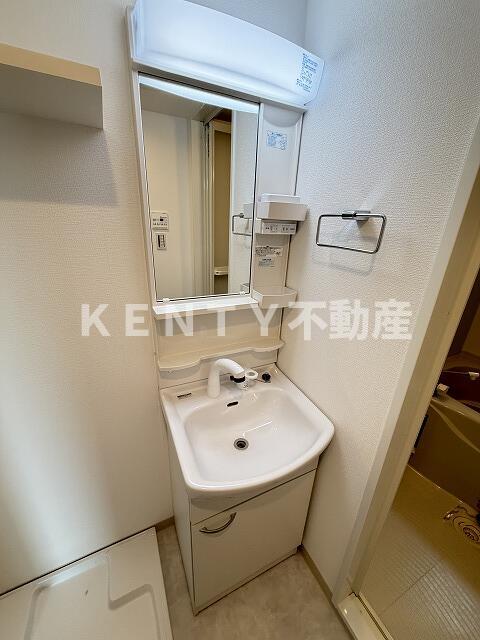 洗面設備　使いやすい洗面所です