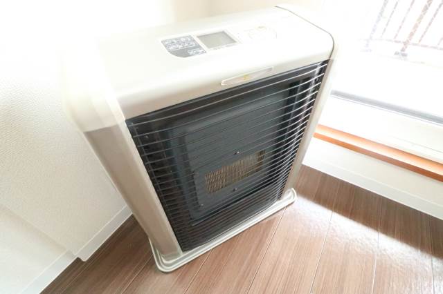 その他設備　灯油暖房で経済的です♪