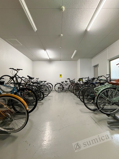 その他共有部分　屋根付き駐輪場が嬉しいです♪♪