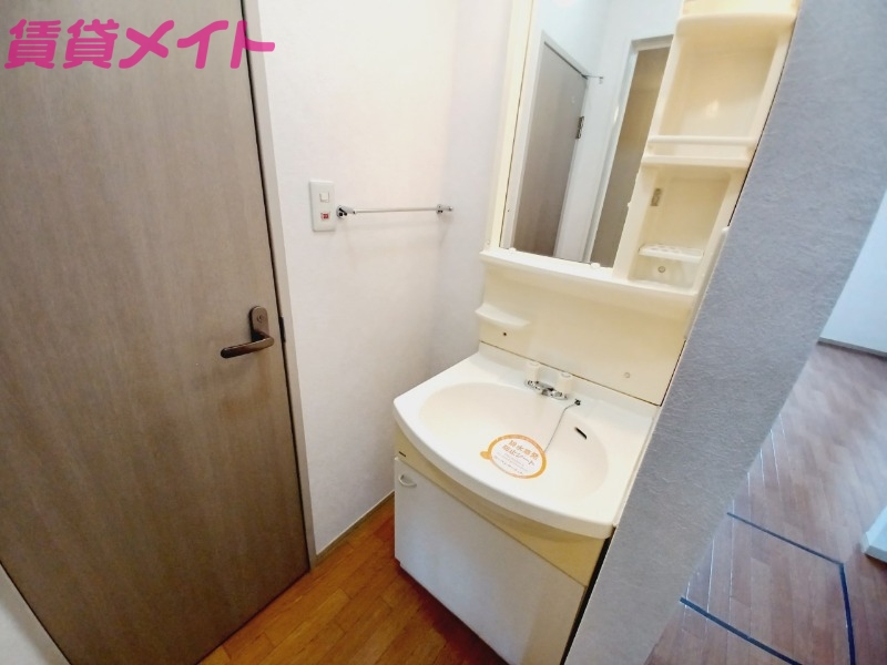 洗面設備　別部屋参考写真です