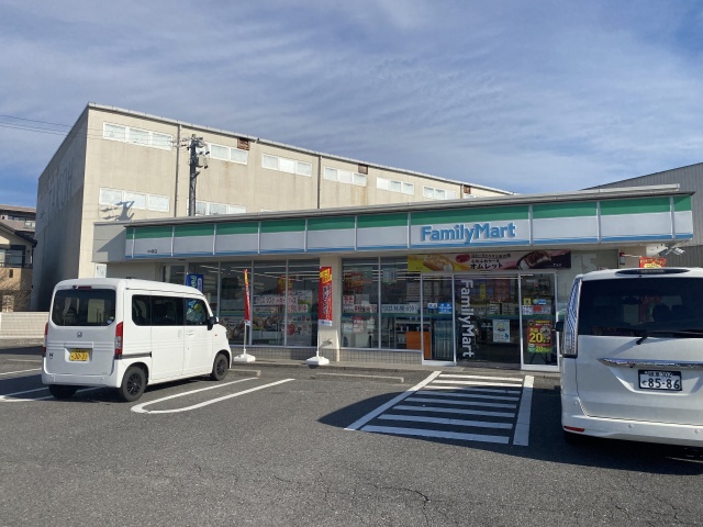 コンビニ　ファミリーマート　ぎふ加納新本町店（コンビニ）まで204m