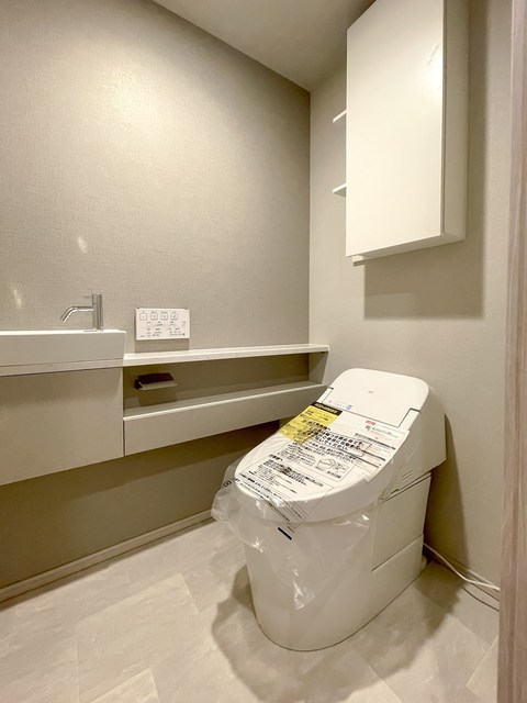 トイレ　※写真は同タイプ住戸です。