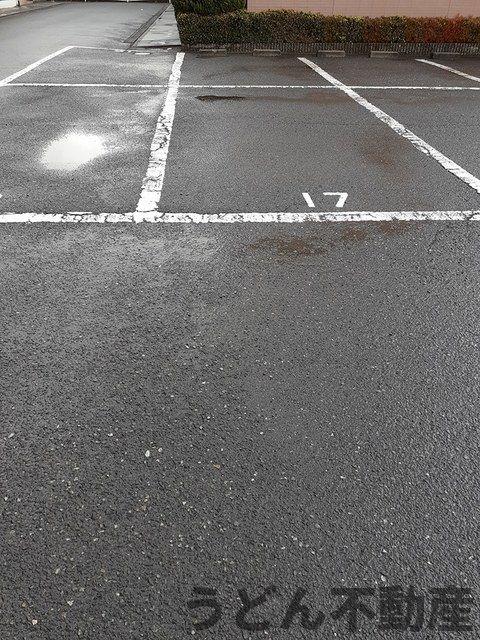 駐車場　うどん県のお部屋探しはうどん不動産へ うどんちゃんとLINE