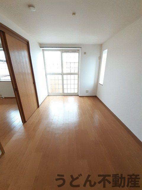 居室・リビング　うどん県のお部屋探しはうどん不動産へ うどんちゃんとLINE