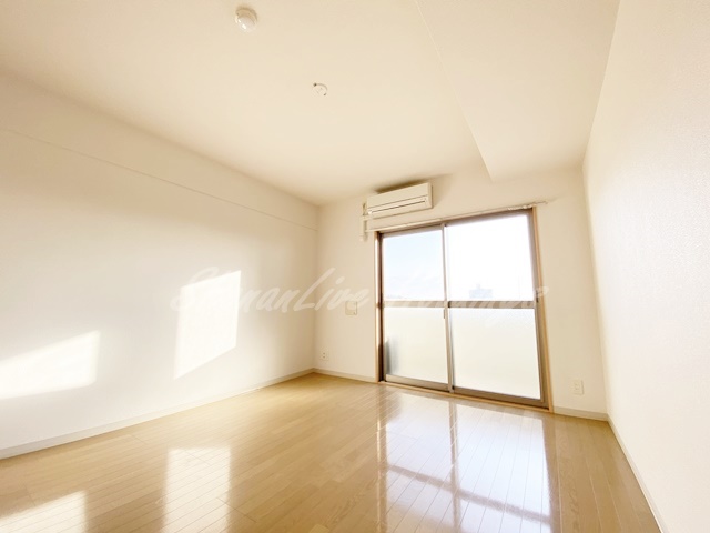 居室・リビング　広々8帖洋室♪