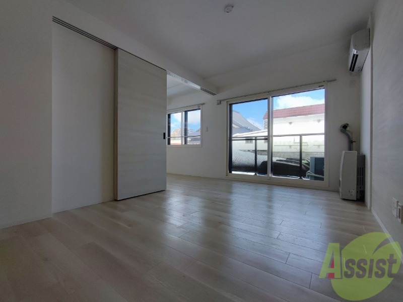 居室・リビング　広くてきれいなリビングです！快適に過ごせそうですね。