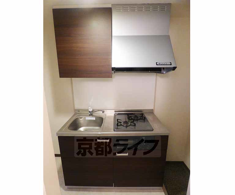 キッチン　便利な２口コンロ、システムキッチンです。