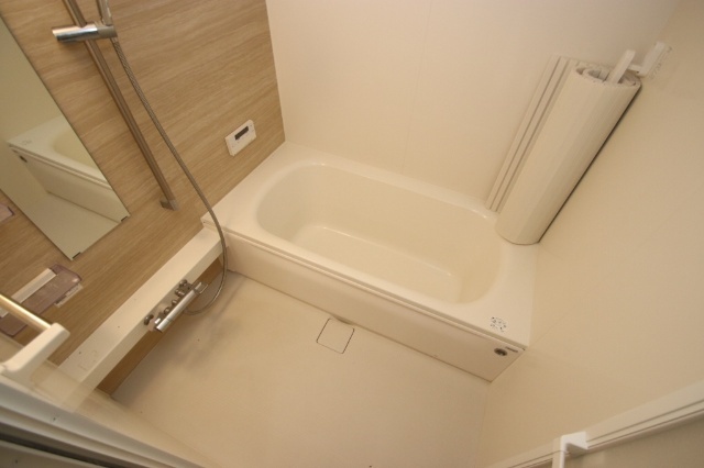 バス・シャワールーム　バス／シャワー