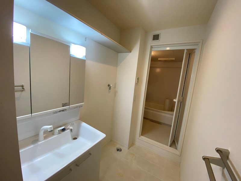 洗面設備　※同一間取り・202号室の写真です★（実際のお部屋とは異なり