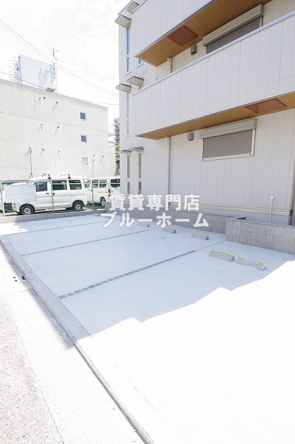 その他　敷地内駐車場ございます！