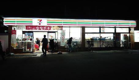 コンビニ　セブンイレブン大阪沢之町2丁目店（コンビニ）まで579m