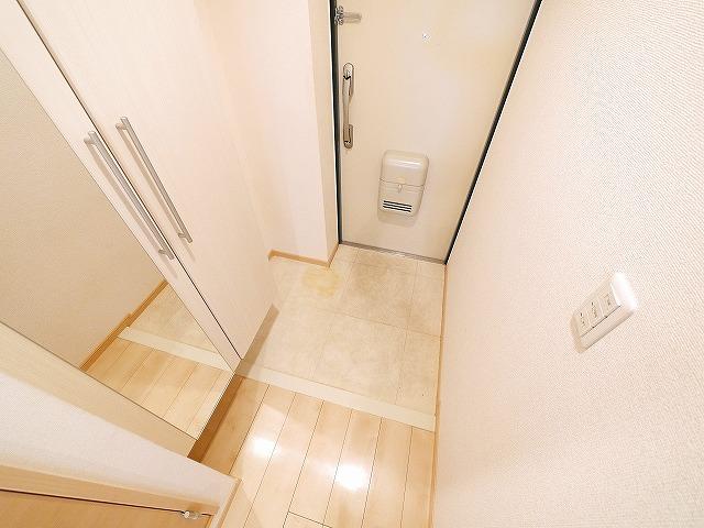 玄関　落ち着いた玄関です