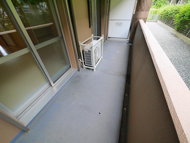 バルコニー　開放的で明るい空間を演出してくれるバルコニーです