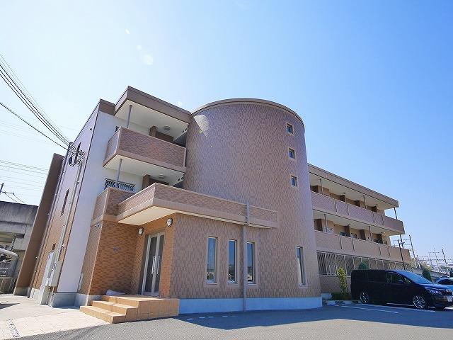 建物外観　落ち着いた雰囲気の外観です