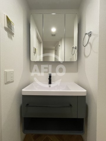 洗面設備　セレニテ阿波座ミラク　洗面所