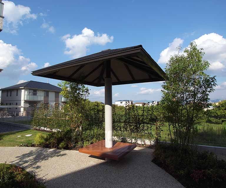 その他　庭に休憩スペースがありますよ