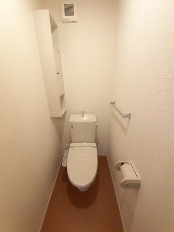 トイレ　清潔感のあるトイレです