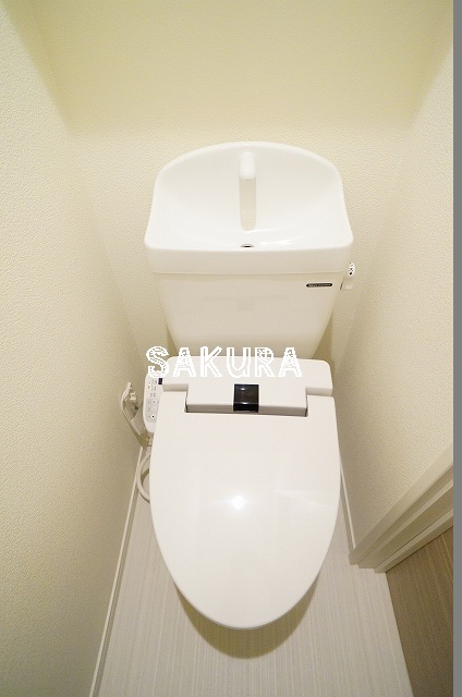 トイレ　嬉しい温水洗浄便座♪