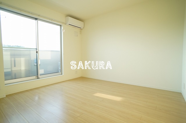 居室・リビング　開放感のあるゆったりとしたお部屋です♪