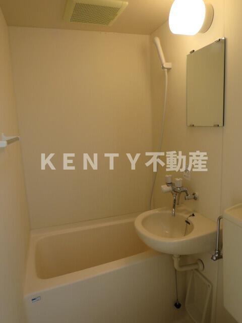 バス・シャワールーム　ゆったり過ごせるお風呂です