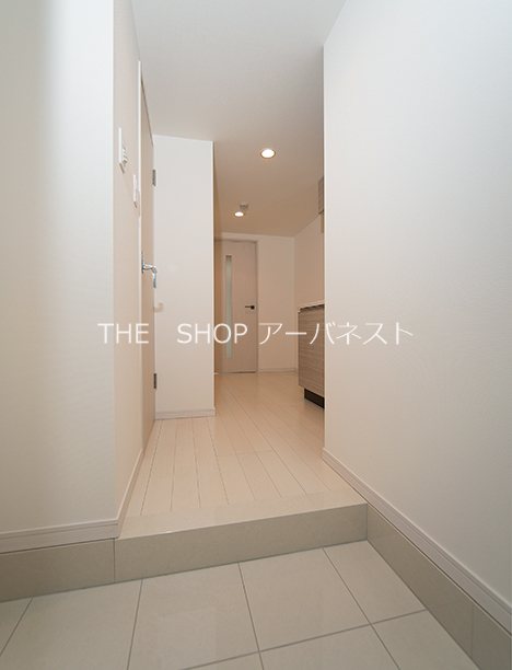 玄関　人感センサー照明付