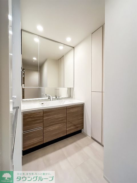 洗面設備　※写真は同タイプ住戸です。