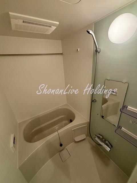 バス・シャワールーム　浴室乾燥機付きバス