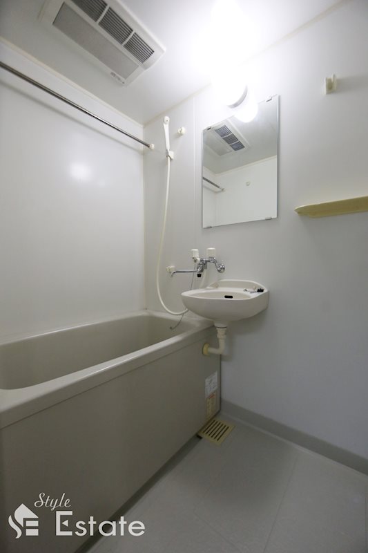 バス・シャワールーム　バスルーム