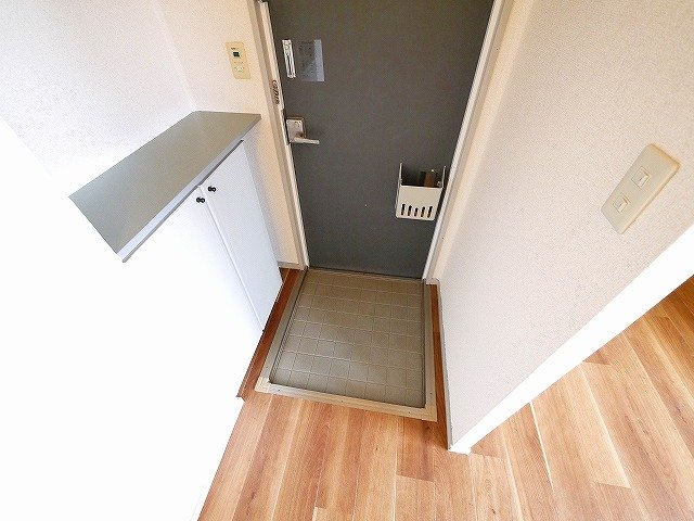 玄関　収納もある玄関です