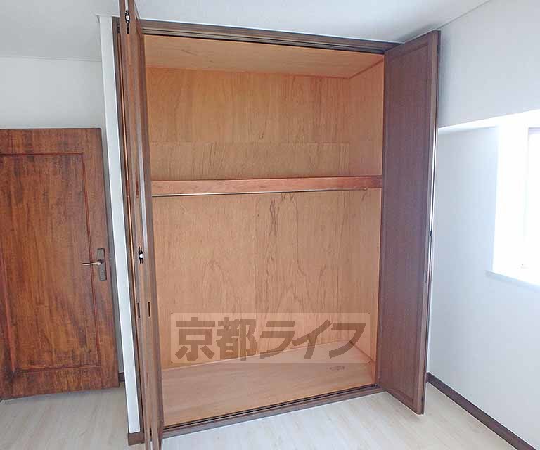 収納　天井高で大容量のクローゼットです。