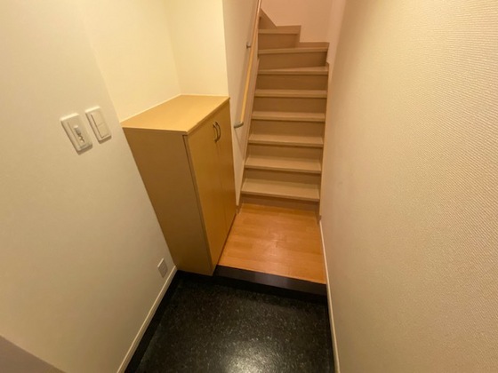 玄関　※別部屋の写真です