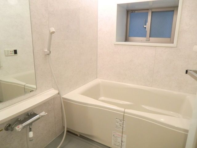 バス・シャワールーム　★広くてゆったりなバスルーム★