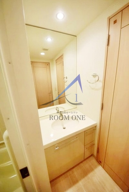 洗面設備　独立洗面台です。