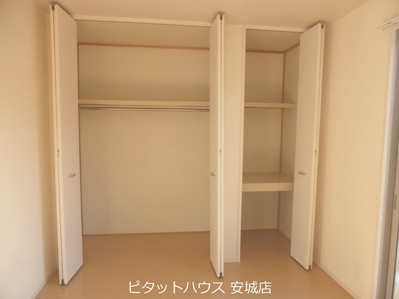 収納　同物件別部屋