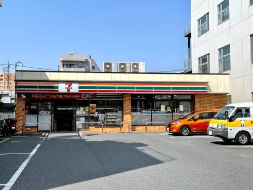 コンビニ　セブンイレブン 板橋小豆沢1丁目店（コンビニ）まで657m