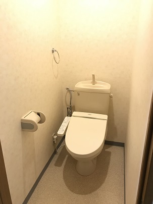 トイレ　※同タイプ別室参考写真