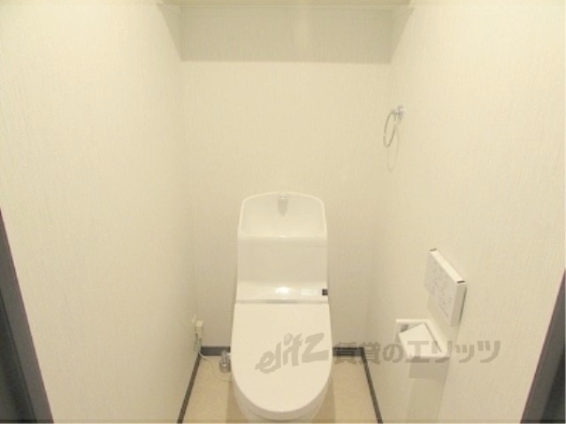 トイレ　センサー付きトイレです