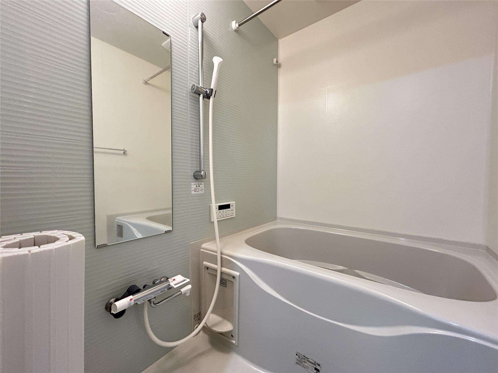 バス・シャワールーム　追い焚き・浴室乾燥機付きです