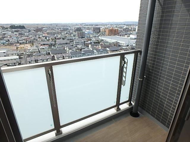 バルコニー　南向きの明るいバルコニーです