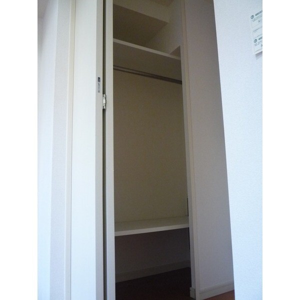 収納　※同タイプ別号室の画像です