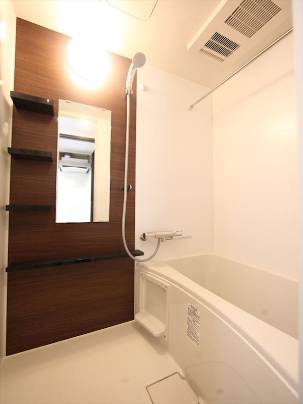 バス・シャワールーム　浴室暖房乾燥機能付バス