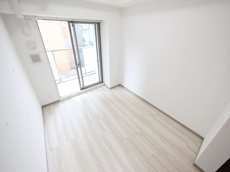 バルコニー　洋室6帖　エアコン完備　バルコニー